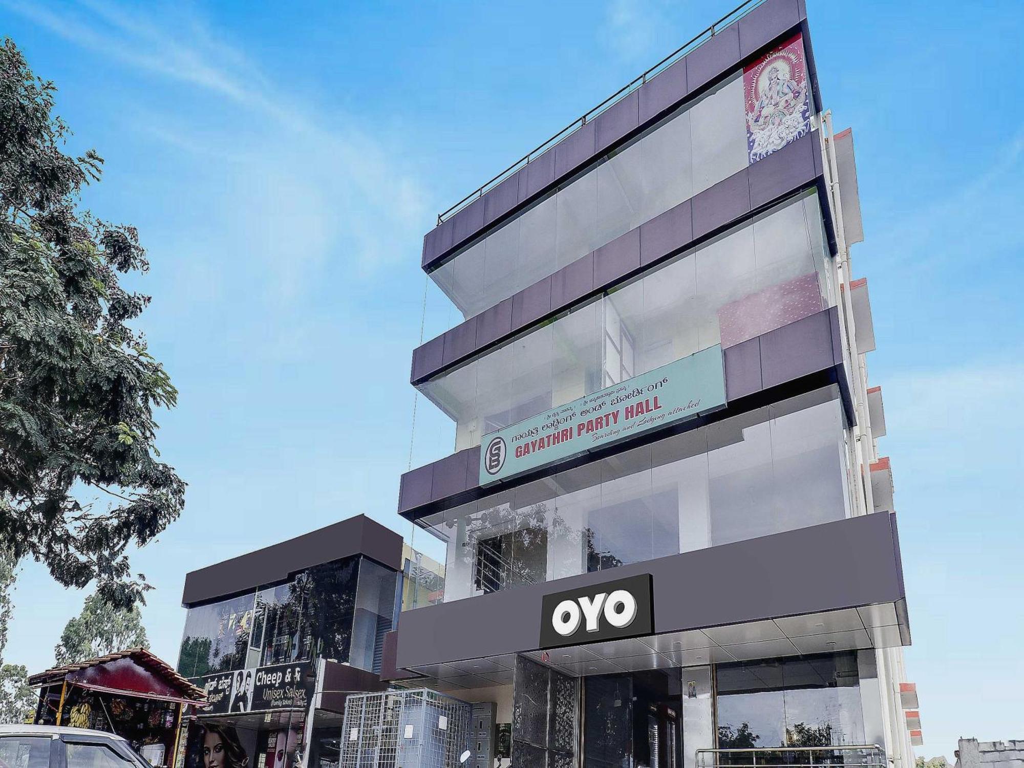 فندق Oyo Flagship Gayathri Lodging & Boarding بنغالور المظهر الخارجي الصورة