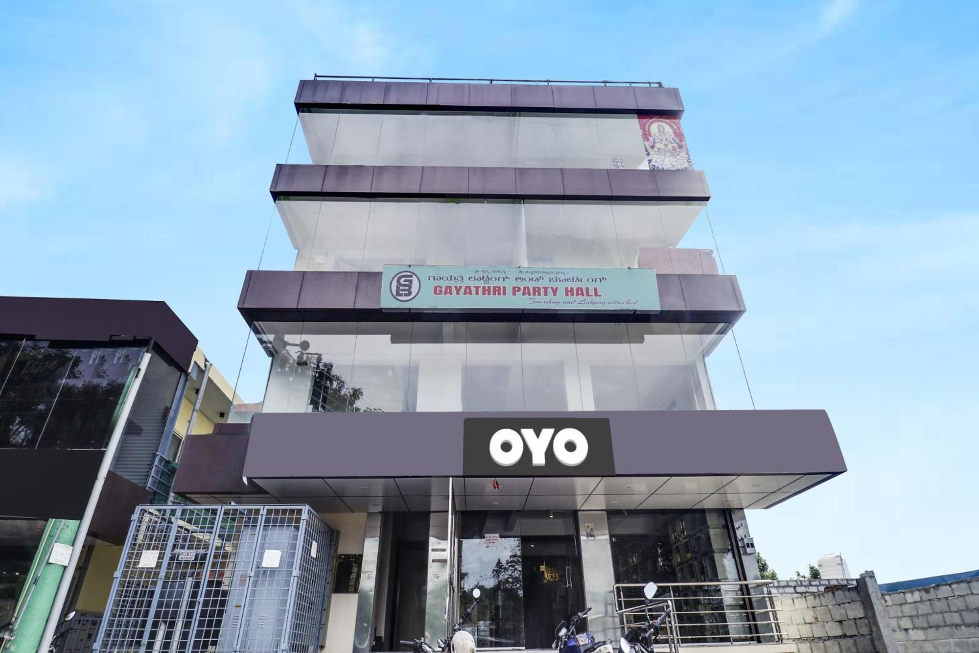 فندق Oyo Flagship Gayathri Lodging & Boarding بنغالور المظهر الخارجي الصورة