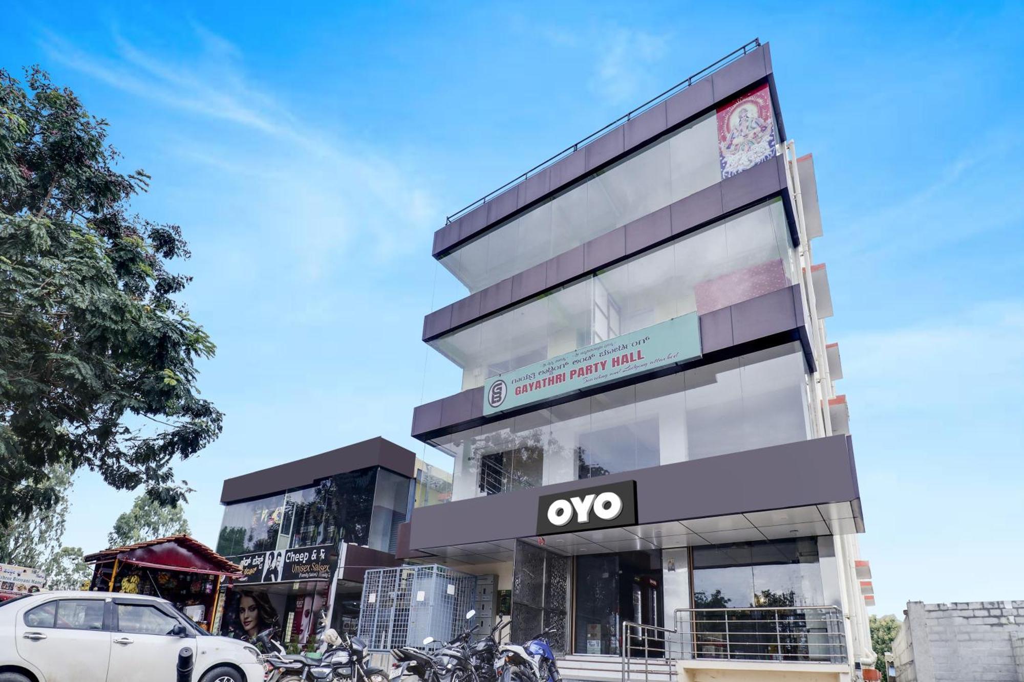 فندق Oyo Flagship Gayathri Lodging & Boarding بنغالور المظهر الخارجي الصورة