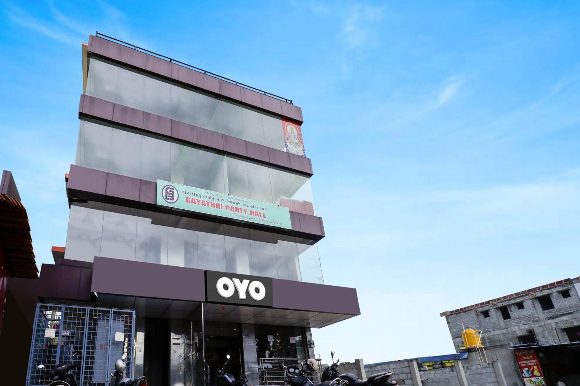 فندق Oyo Flagship Gayathri Lodging & Boarding بنغالور المظهر الخارجي الصورة